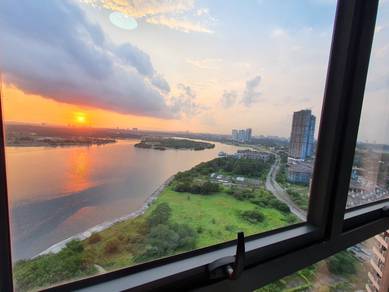 Junior Master Bedroom with nice and quiet sea view for rent.