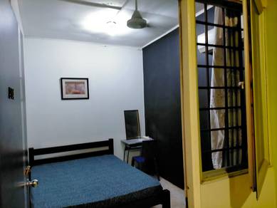 Nice room at Tabuan Jaya with bath room