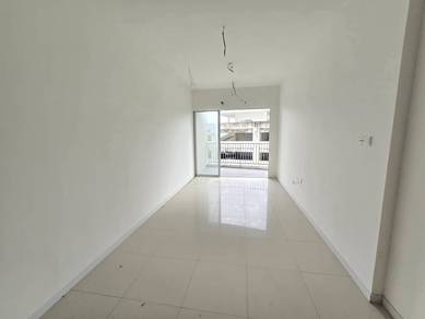 Freehold Below Market Value 100k !Crystal Creek Condo For Sale