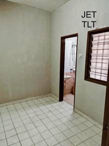 Bandar Botanic Klang Double Storey House 20x75 4+3room