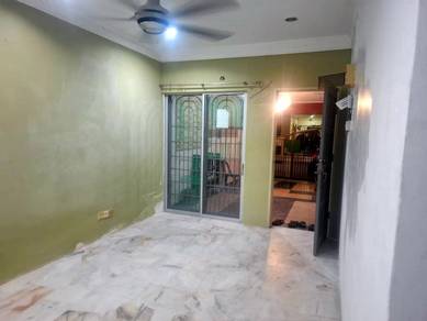 Rumah 1 tingkat di Desa Vista, Salak Tinggi