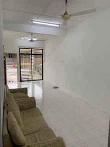 Rumah Teres Setingkat Bersih di Taman Widuri, Sg Jawi