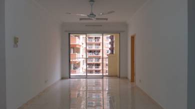 Freehold Condo For Sale at Platinum Hill PV 6, near LRT, shops, school