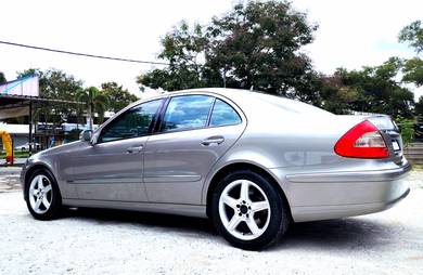 Mercedes Benz E200 K ELEGANCE (CKD) 1.8