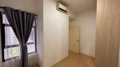 lakville residence 978sf 3r2b 1cp partial furnished facing KLCC ready