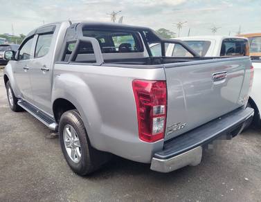 Isuzu D-MAX 2.5 4x2 HI-RIDE (M)