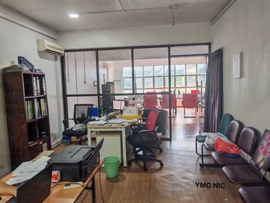 Facing Main Road💥  Bandar Puteri, Klang-First Floor Office For Rent