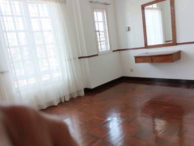[Sri Damansara 10]💥F/H 2sty Intermediate Gated-Guarded Opposite Shops