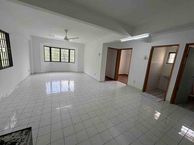 Rumah sewa kepong apartment (Aman satu) desa aman puri ,new paint