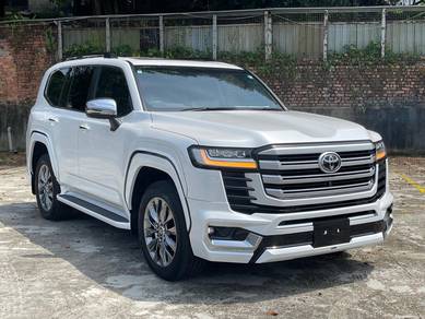 Toyota LANDCRUISER ZX w Black Seat Sunroof