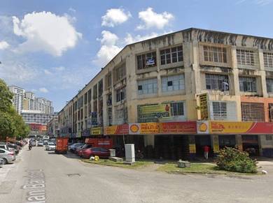 Pusat Bandar Puchong , Jalan Bandar 2 Corner Shop For Rent