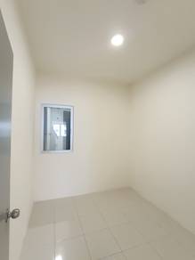 Basic Furnished 3 Bedroom Unit @Pangsapuri Melodi Perdana, Puncak Alam