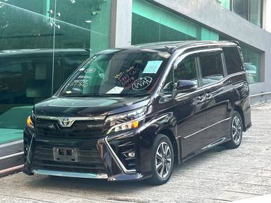 Dark Violet Toyota VOXY 2.0 ZS (A)