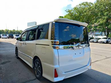 Toyota VOXY 2.0 ZS KIRAMEKI II (A) 7 Seater