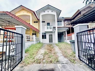 Murah, Rumah tanah Luas, Baru Cat Double storey Nilai