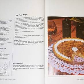 Vintage 1981 Manisan Serbanika by Betty Yew