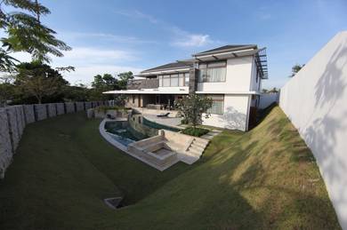 Ledang Height Exclusive Spacious Bungalow 