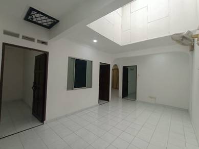 Kepong Desa Jaya 1 Storey Landed House Well Maintain with Fully Tiles