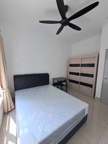 Master Room with Private Bathroom Available to Rent Now