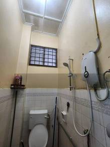 Taman Molek 1.5 Storey Terrace House Corner lot For Rent Semi furnish