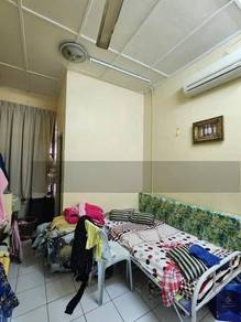 Taman Molek 1.5 Storey Terrace House Corner lot For Rent Semi furnish