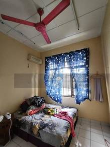 Taman Molek 1.5 Storey Terrace House Corner lot For Rent Semi furnish