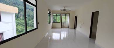 1-Covered Carpark Asia Height (Block C) Renovated 838sqft 3-Bedrooms