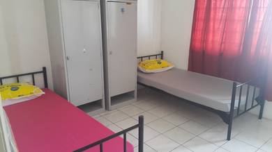 Gugusan melur girl kota damansara very near mrt with aircon internet