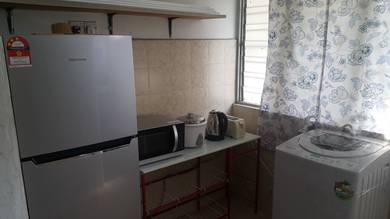 Gugusan melur girl kota damansara very near mrt with aircon internet