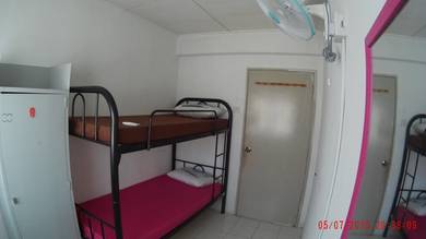 Gugusan melur girl kota damansara very near mrt with aircon internet