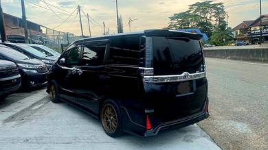Toyota VOXY 2.0 ZS KIRAMEKI (A)