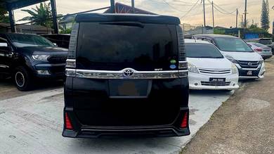 Toyota VOXY 2.0 ZS KIRAMEKI (A)