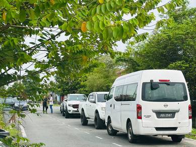 senai jalan bintang  1 tingkat rumah utk dijual