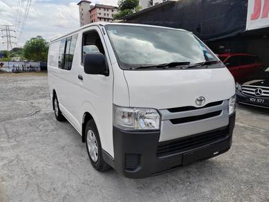 Toyota HIACE 2.5 (M) SEMI PANEL VAN