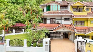 Elegant 3 Storey Corner Lot With Expansive Garden Laman Oakleaf Ampang