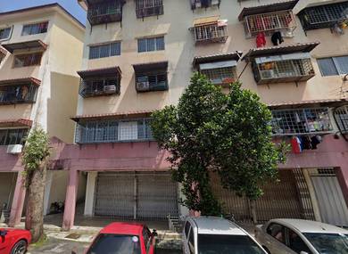 Bukit Serdang Pangsapuri Barat Shop For Sale-Ground Floor,22x30,End Lo
