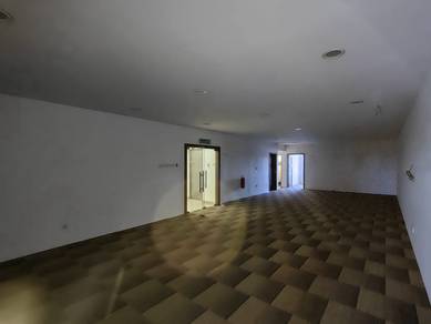 V Square @ Austin Perdana Shop Lv3 with lift Renovated Unit South East