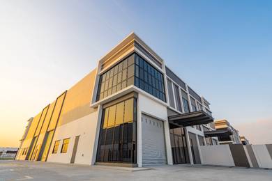 Rawang new semi d factory , beside main road , freehold