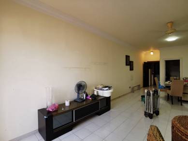 Cozy unit for rent at Merdeka Villa. High floor & full kitchen cabinet