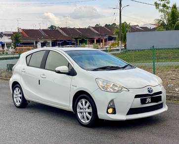 Toyota PRIUS C 1.5 (HYBRID) (A)