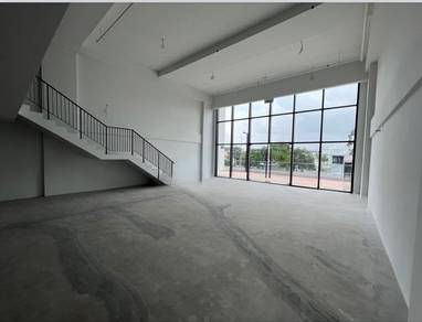 Emhub Kota Damansara Warehouse & Office for Rent Facing Main Road