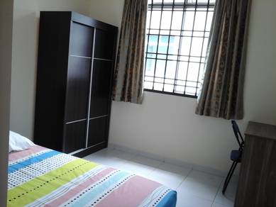 Bukit Indah Gated Guarded Medium Room w PRIVATE TOILET Fully Furnish
