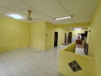 ( Kit. Cabinet ) TownHouse Upper Floor Rawang Putra, Rawang Town
