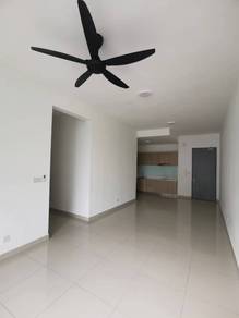 Partial Furnished High Floor unit for Sale @ Meridin Bayvue Masai