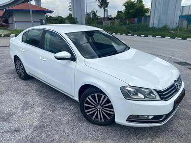 Volkswagen PASSAT 1.8 TSI TRENDLINE (CKD) (A)