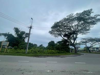 Two pieces empty land beside School Jln Arang