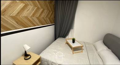 Fully Furnished Middle Room For Rent at United Point Residence