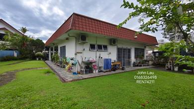 Taman Iramanis, Semi-D Double storey house