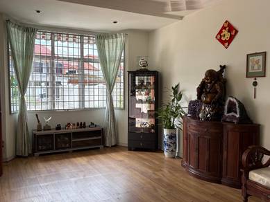 Taman Iramanis, Semi-D Double storey house