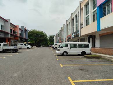 3 Storey Shop Office Putra Heights, near Giant Hypermarket
